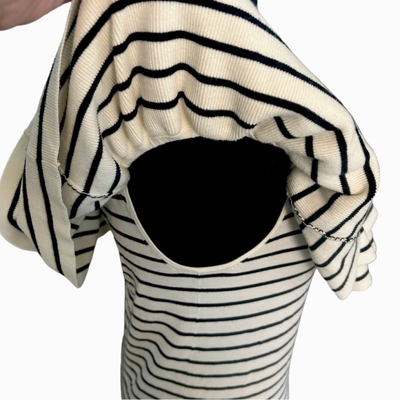J Crew Striped Off Shoulder Ruffle Striped Top Size Small - Picture 3 of 6